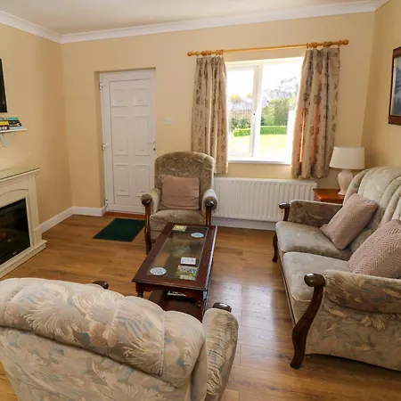 بيت للعطل Robins Roost 2